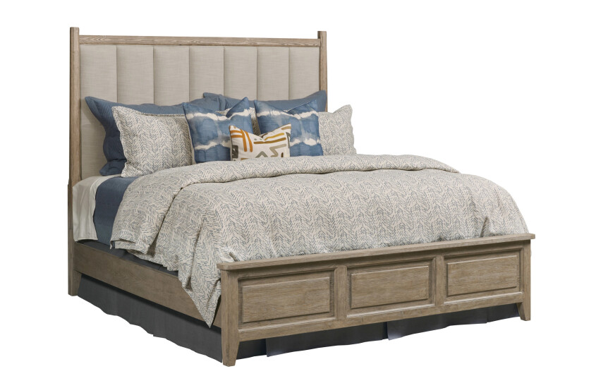 OAKMONT QUEEN UPH PANEL BED COMPLETE 607