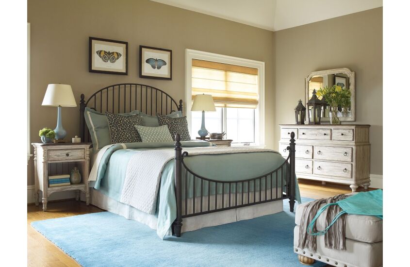 CATLINS METAL QUEEN BED - COMPLETE Room